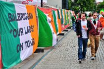 Irlandzkie flagi na Targu Węglowym