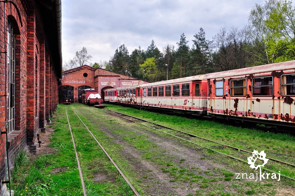 [Obrazek: wagony-kolo-lokomotywowni-w-rudach-subre...a-3104.jpg]