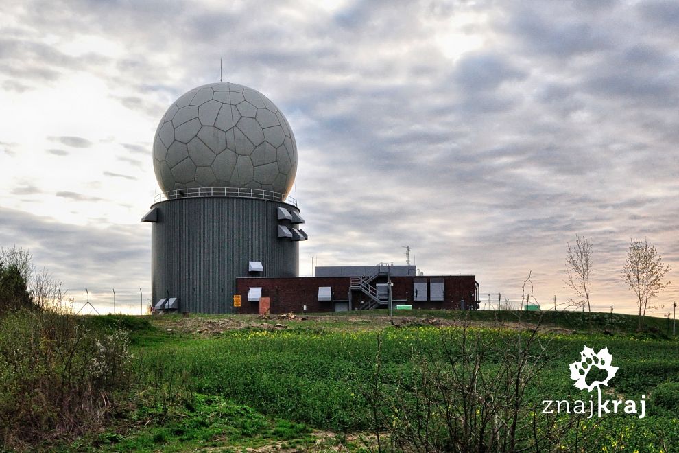 Wojskowy radar dalekiego zasięgu koło Chruściela