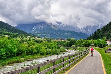 Droga rowerowa w Dolomitach Droga rowerowa w Dolomitach