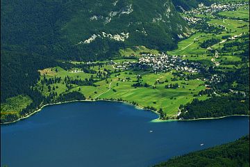 Jezioro Bohinjskie. Fot. Ufoncz Jezioro Bohinjskie. Fot. Ufoncz