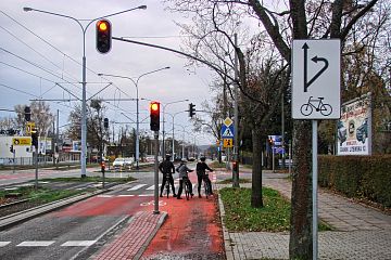 Oznaczenia możliwych kierunków jazdy rowerem Oznaczenia możliwych kierunków jazdy rowerem
