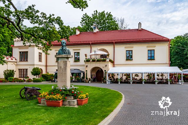 Hotel na zamku w Dubiecku