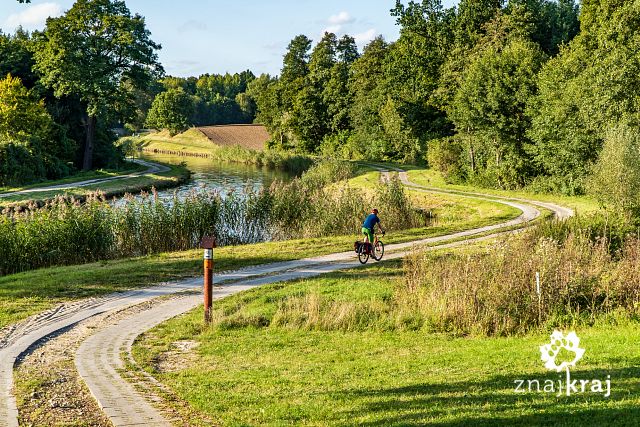 malowniczy-kanal-elblaski-na-mazurach-za