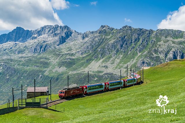 pociag-glacier-express-w-alpach-szwajcar