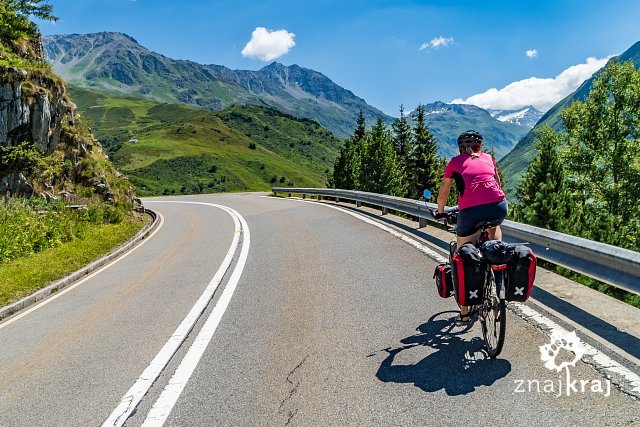 szlak-rowerowy-przez-alpy-szwajcarskie-s