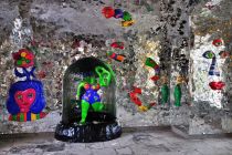 Dzieła artystki Niki de Saint Phalle w grocie w Herrenhausen Dzieła artystki Niki de Saint Phalle w grocie w Herrenhausen