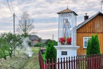 Kapliczka w podkarpackiej wsi