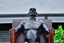 Rzeźba na deptaku w Vaduz Rzeźba na deptaku w Vaduz