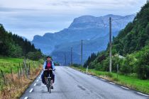 Zjazd doliną Mundheimsdalen w kierunku Hardangerfjordu