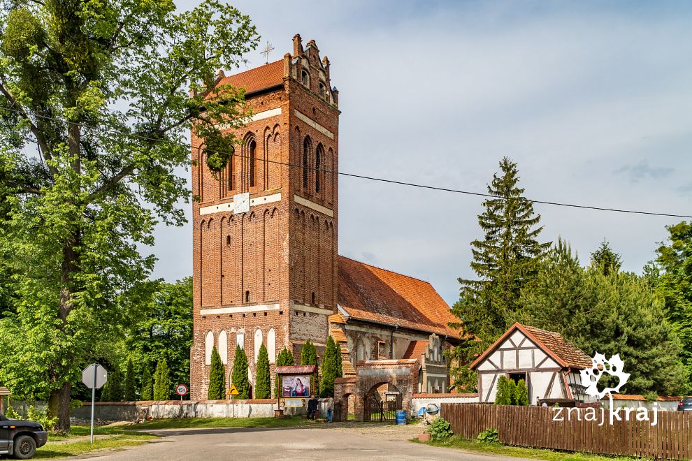 600-letnia wieża kościoła w Sątocznie