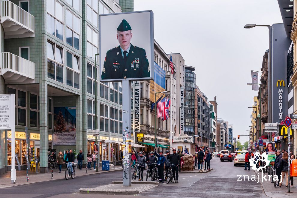 checkpoint-charlie-w-berlinie-berlin-201