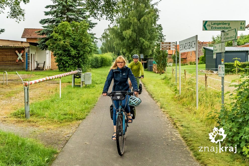 Dawna infrastruktura kolejowa na trasie rowerowej