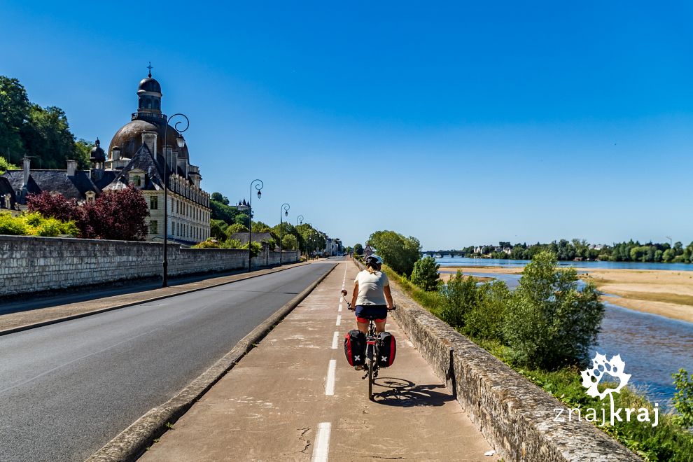 dolina-loary-wjazd-do-saumur-dolina-loar