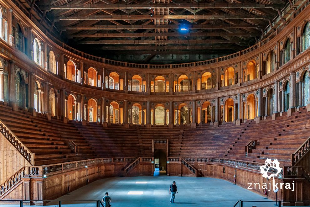 Drewniany Teatro Farnese w Parmie