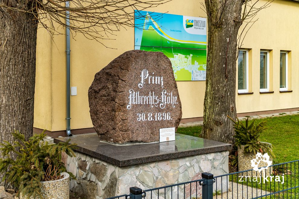 Głaz-pamiątka po wizycie pruskiego księcia w Mikoszewie