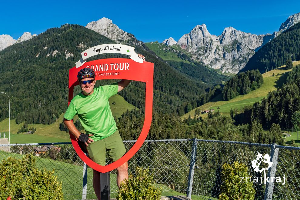 Grand Tour of Switzerland - przystanek w Château-d'Oex