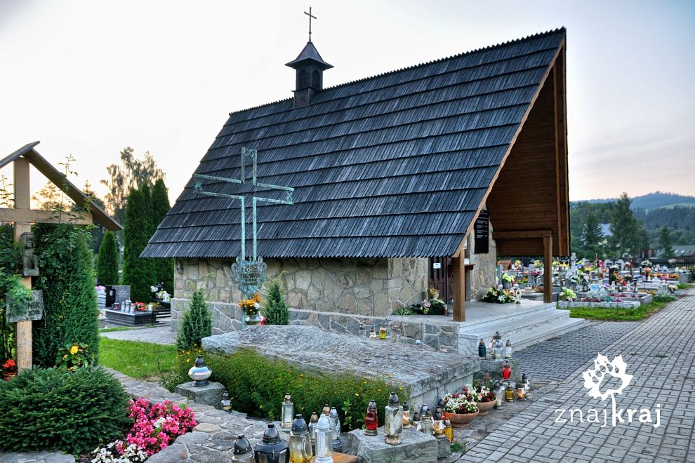 Grób księdza Józefa Tischnera w Łopusznej