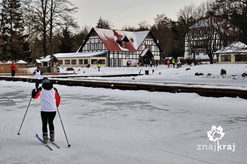 Hotel Jabłoń nad jeziorem Brzozolasek