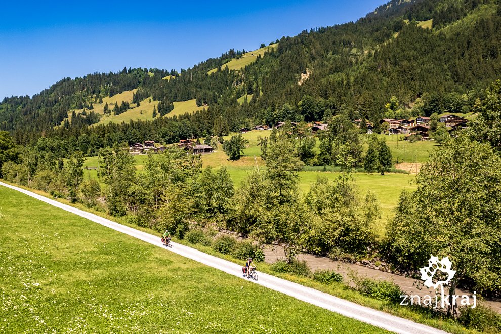 jazda-rowerem-w-dolinie-simme-szwajcaria