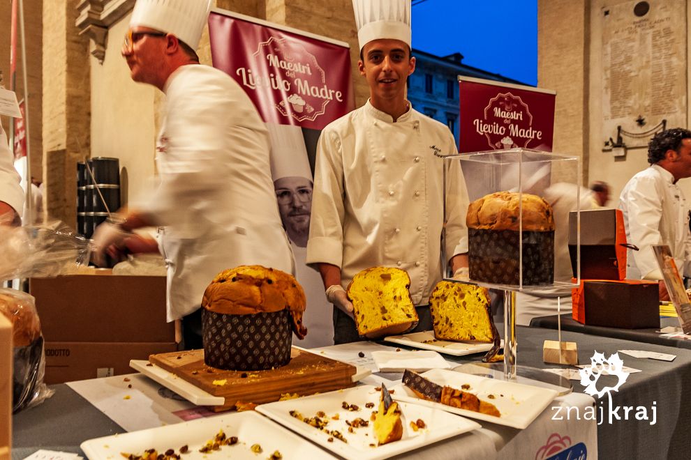 Jedno z ciast drożdżowych podczas festiwalu w Parmie