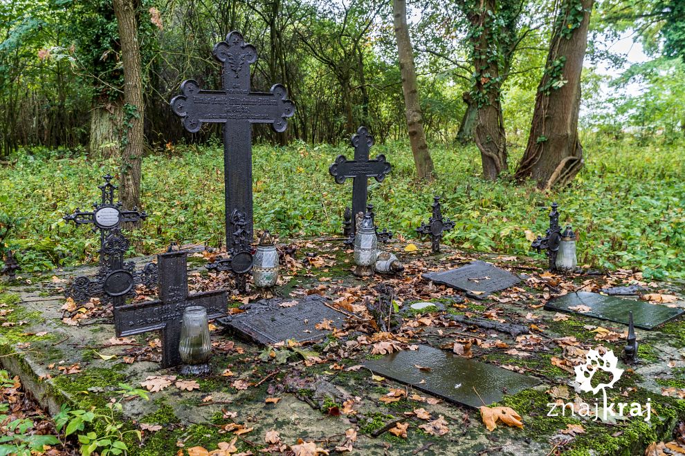 Krzyże na lapidarium w Żeleźnie