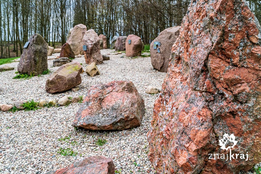 Lapidarium geologiczne na Dylewskiej Górze
