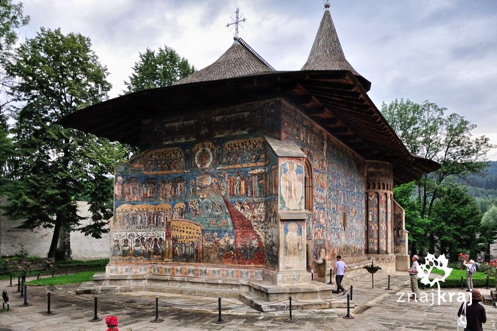 Malowana cerkiew w monasterze w Worońcu