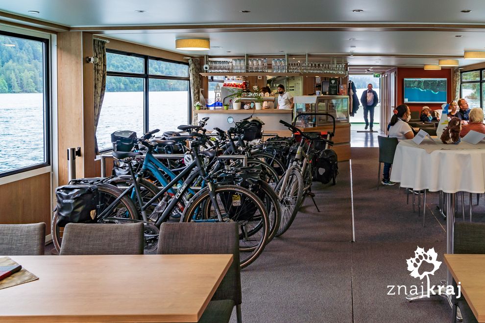 Miejsce dla rowerów na statku na Weissensee