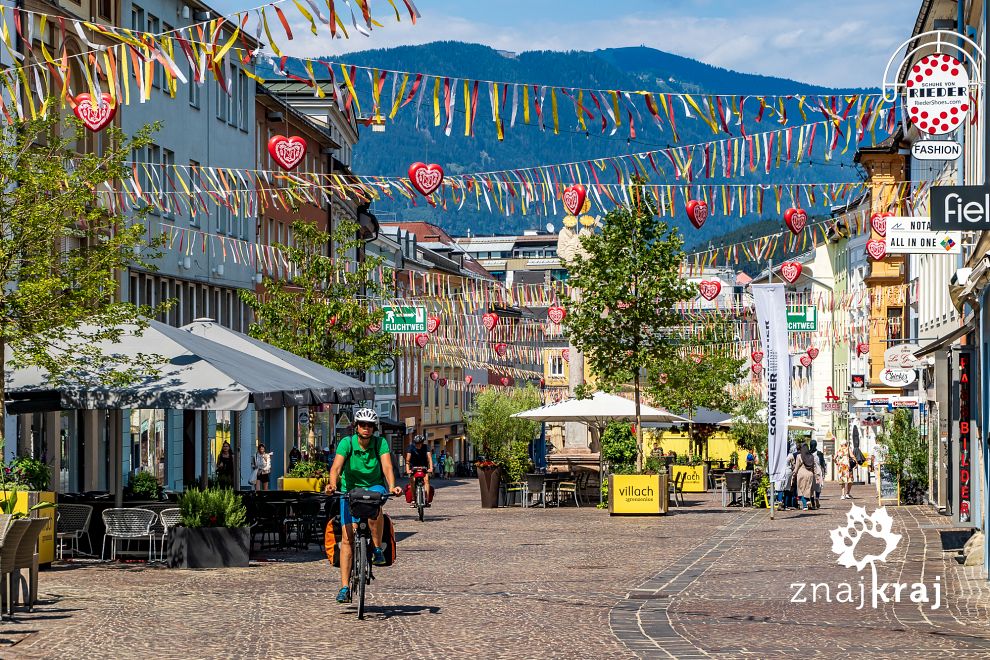 na-glownym-placu-villach-w-karyntii-alpe