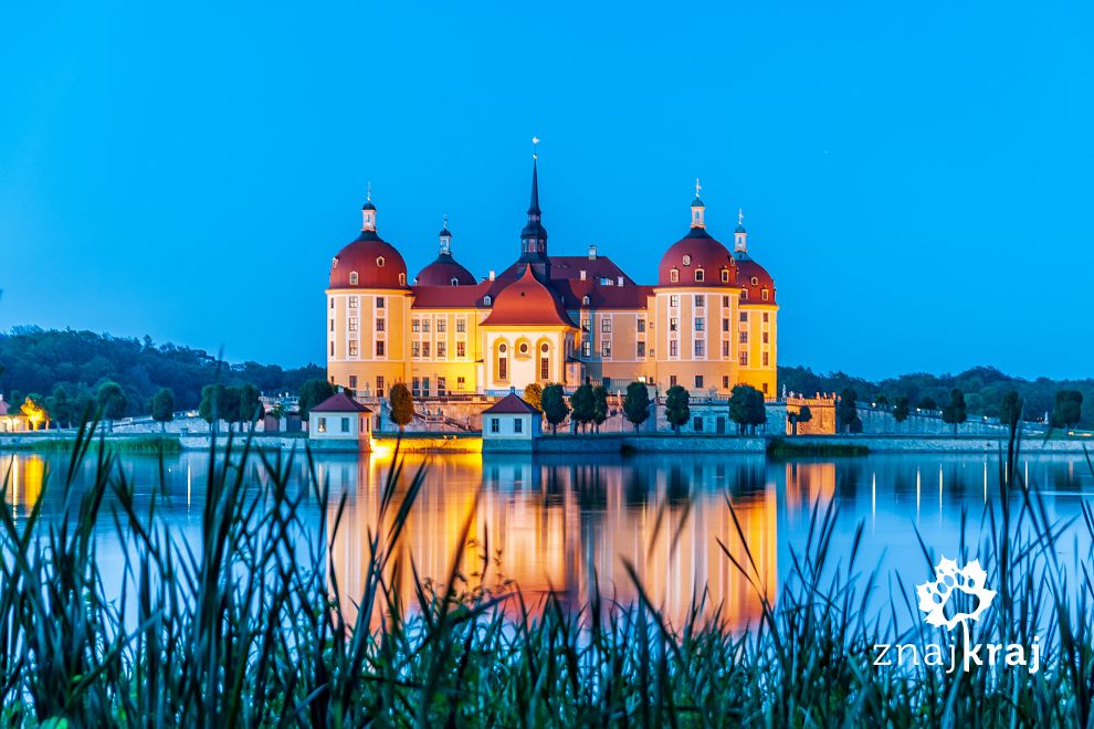 nocny-widok-na-palac-moritzburg-saksonia