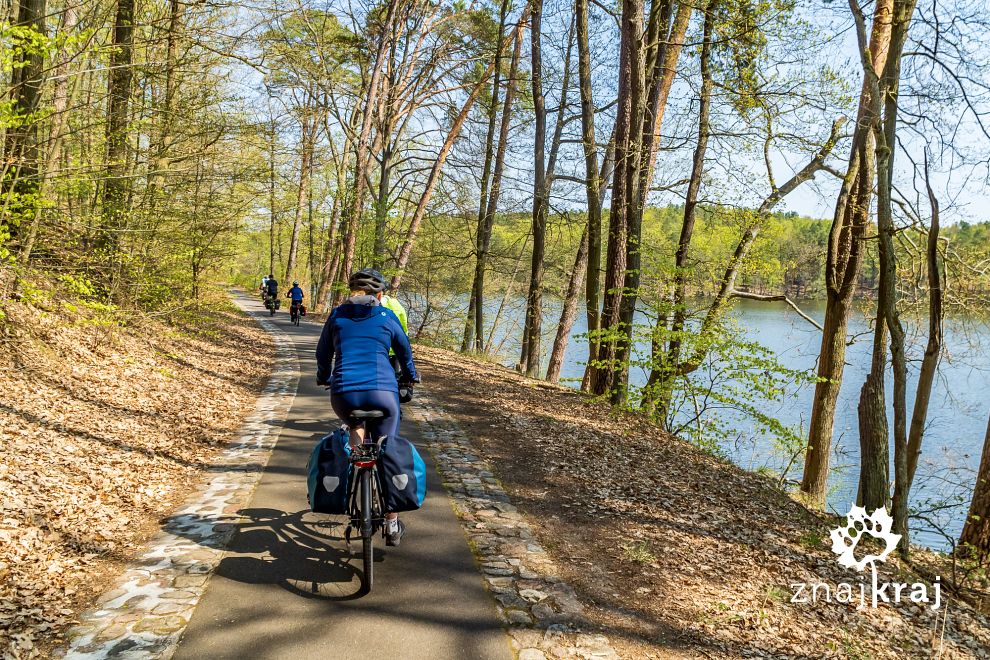 piekna-droga-rowerowa-w-dolinie-szlauby-