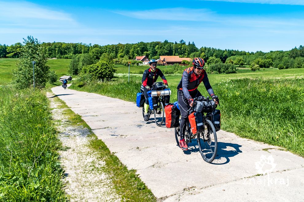 podjazd-po-plytach-na-green-velo-zalew-w