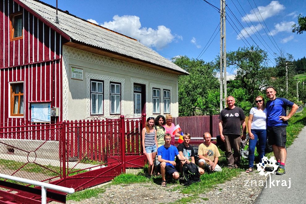 Poranek pod domem Łukasza w Pojanie Mikuli