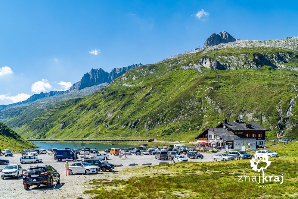 Przełęcz Oberalp - parking i restauracja