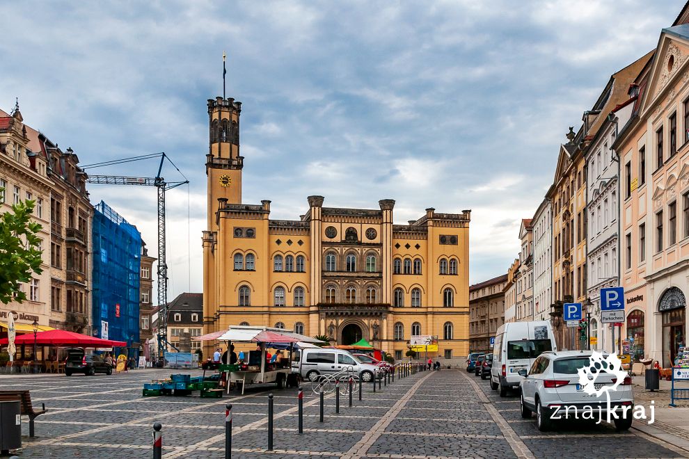 Ratusz przy rynku w Żytawie