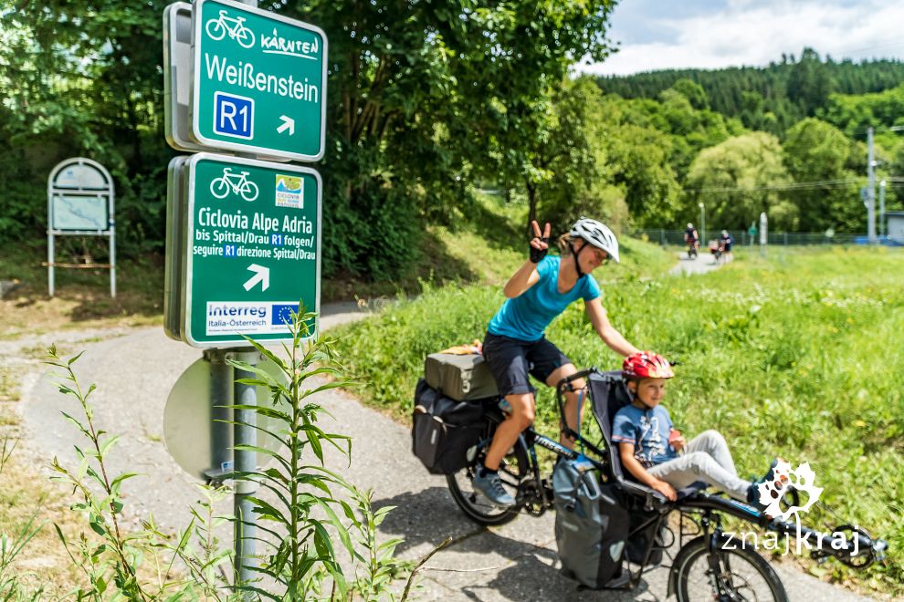 Rodzinny rower Hase Pino nad Drawą