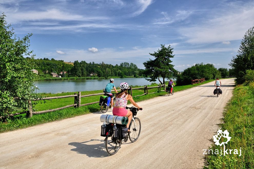 Rowerzyści na Szlaku Orlich Gniazd