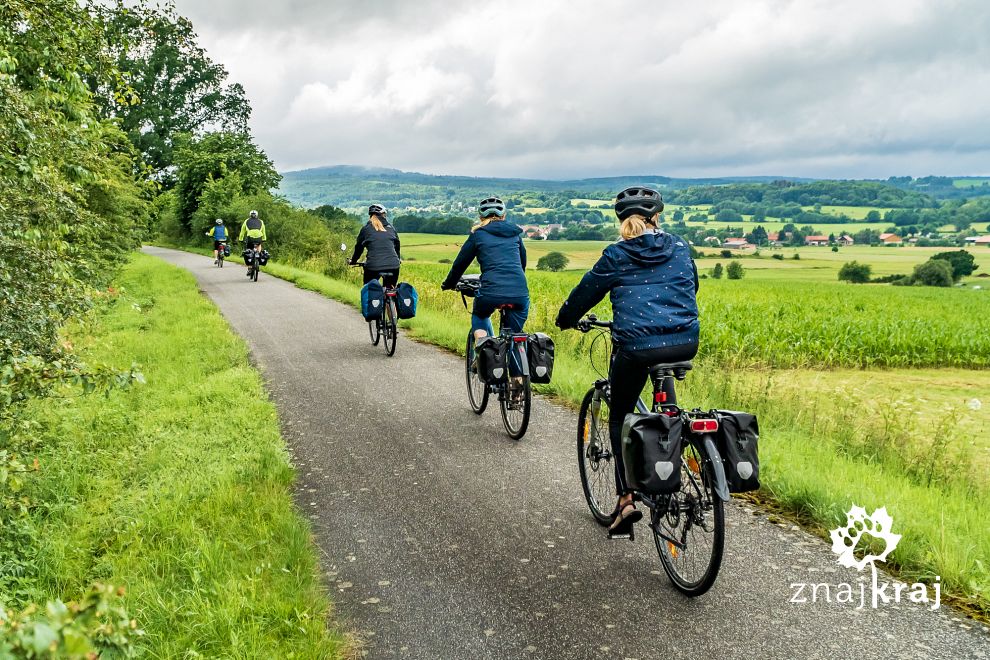 rowerzysci-na-vulkanradweg-hesja-2021-sz