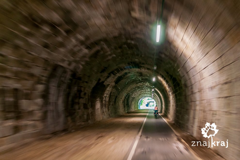 tunel-na-drodze-rowerowej-w-poludniowym-