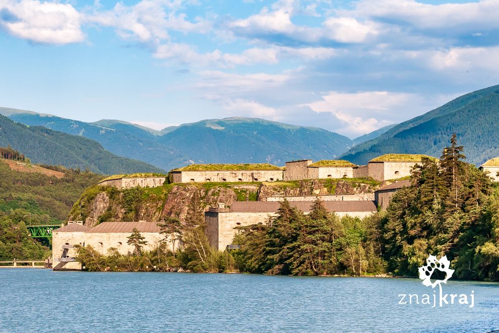 Twierdza Fortezza - Franzensfeste w dolinie Isarco