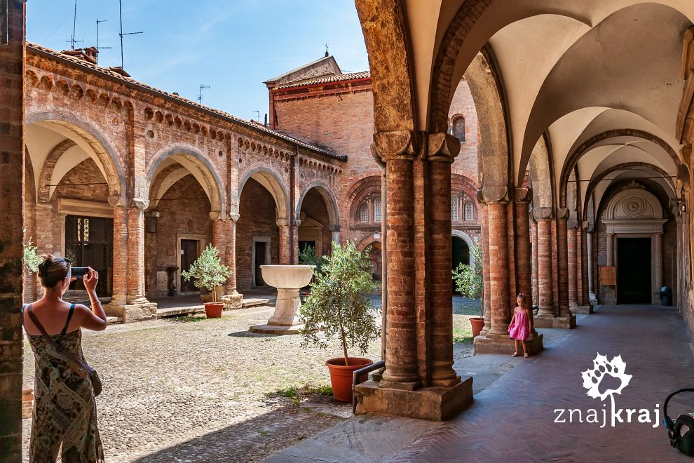 W kompleksie świątyń Santo Stefano w Bolonii