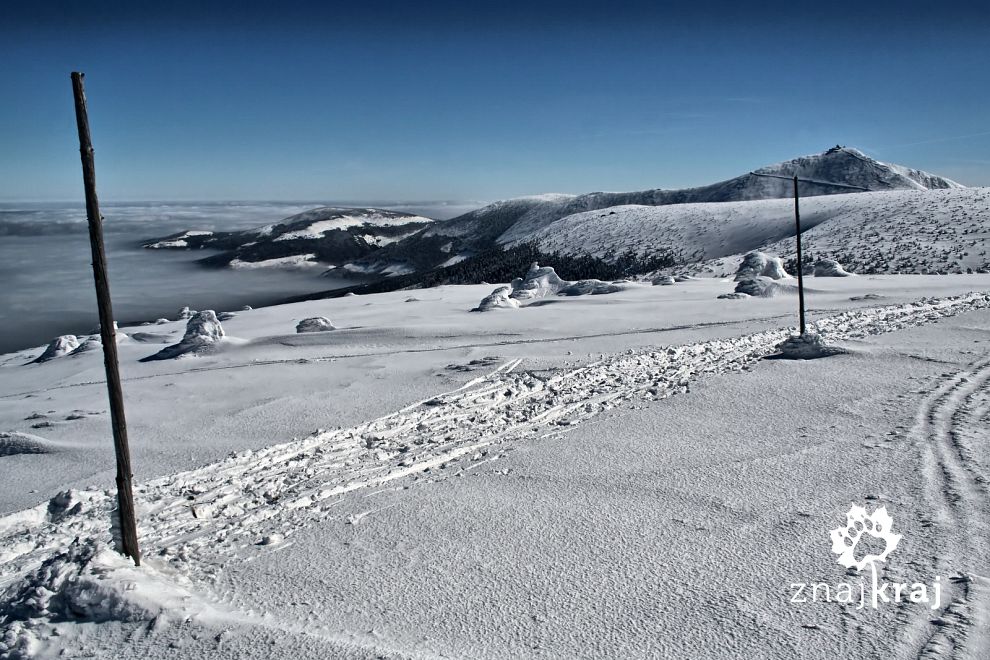 Śnieżka w oddali