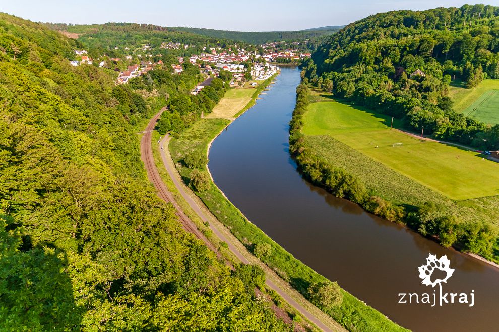 Weser Skywalk, w oddali Bad Karlshafen