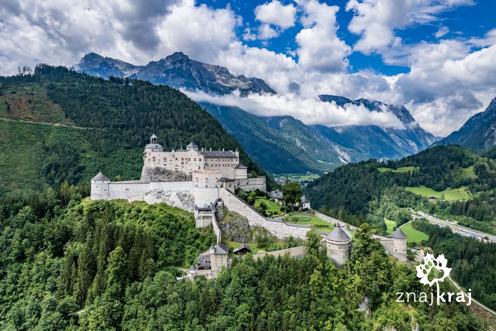 zamek-hohenwerfen-w-alpach-w-austrii-alp