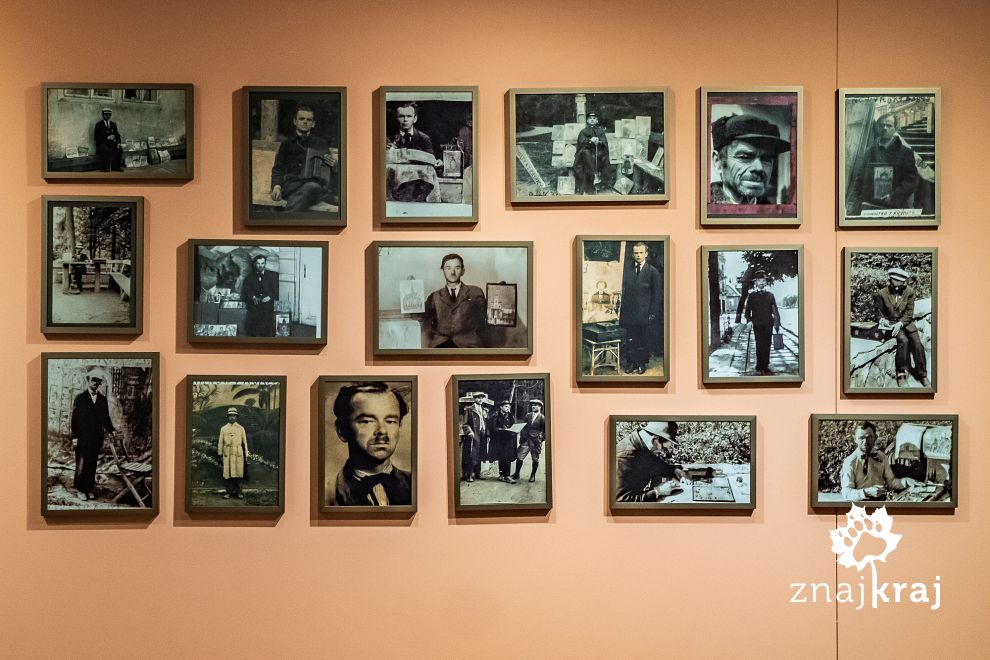 Zdjęcia Nikifora Krynickiego w Muzeum Nikifora
