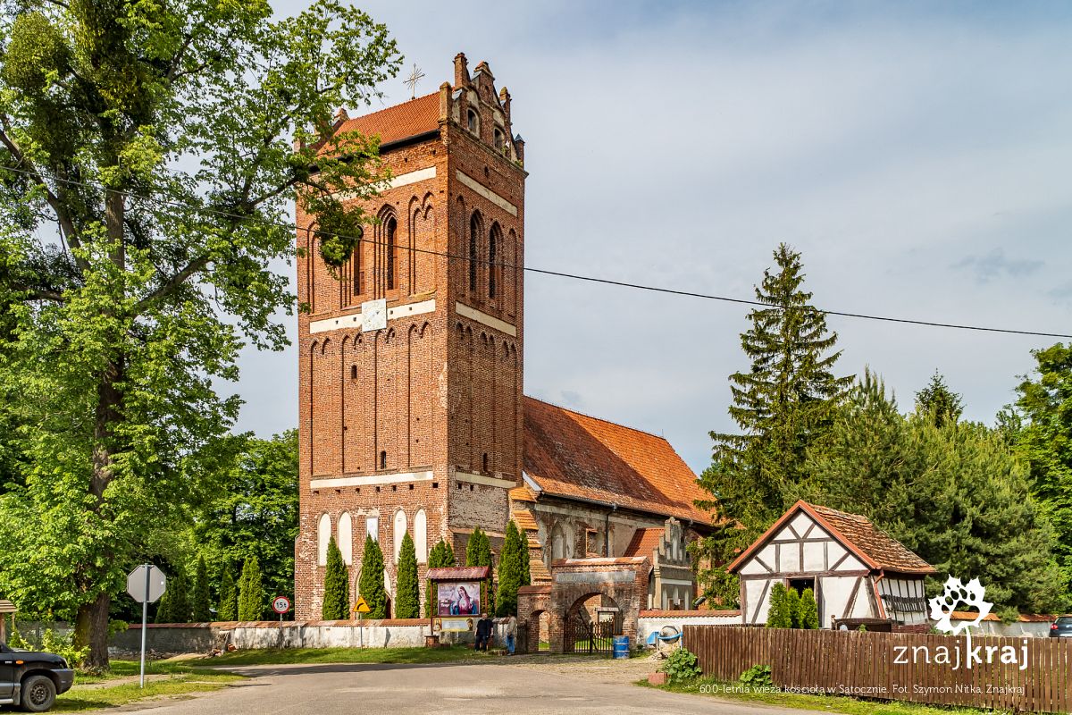 600-letnia wieża kościoła w Sątocznie