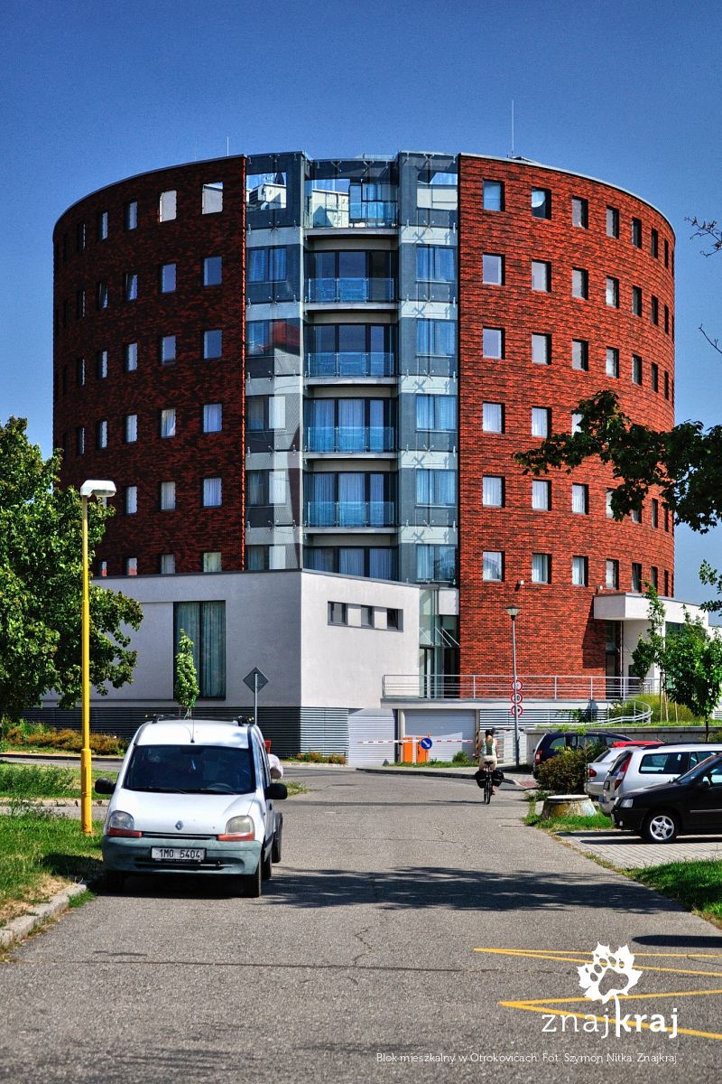 Blok mieszkalny w Otrokovicach Blok mieszkalny w Otrokovicach