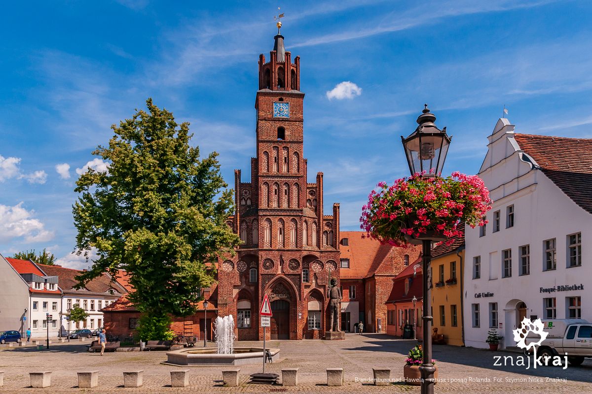 Brandenburg nad Hawelą - ratusz i posąg Rolanda
