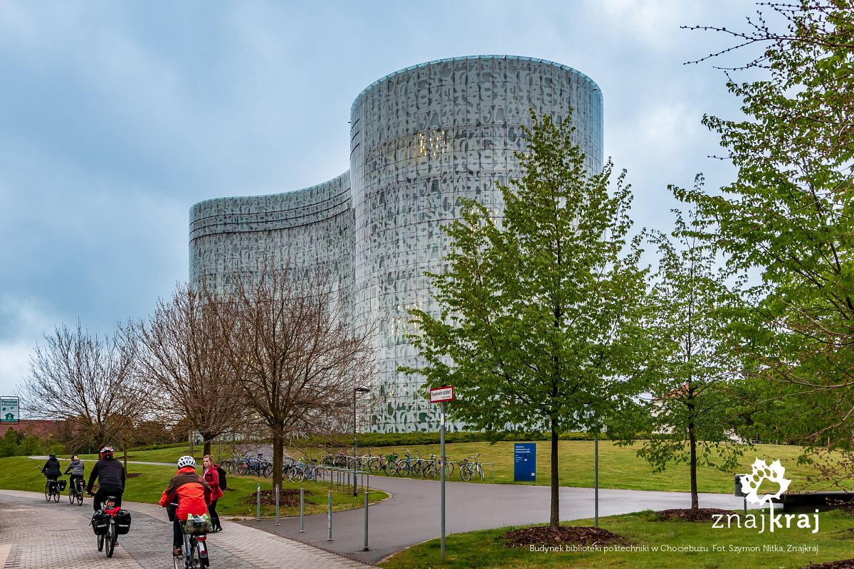 Budynek biblioteki politechniki w Chociebużu